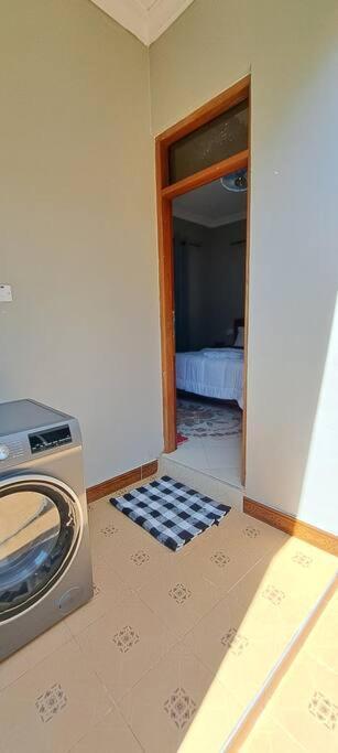 Ellyz Home Stay Moshi Exterior foto