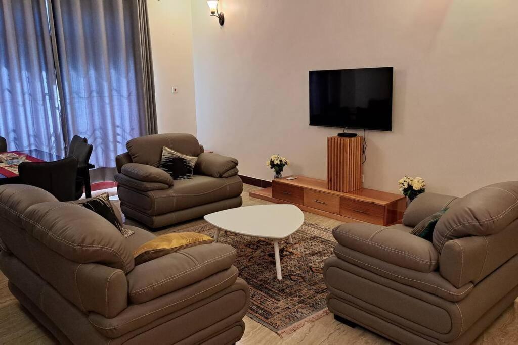 Ellyz Home Stay Moshi Exterior foto