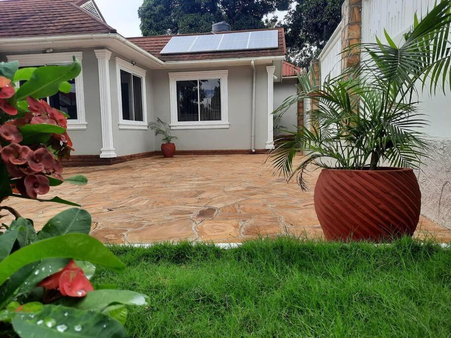 Ellyz Home Stay Moshi Exterior foto